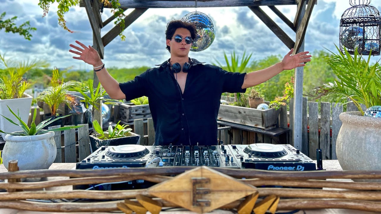Julián Luna | Afro House Jungle Grooves in Tulum | By @EPHIMERATulum
