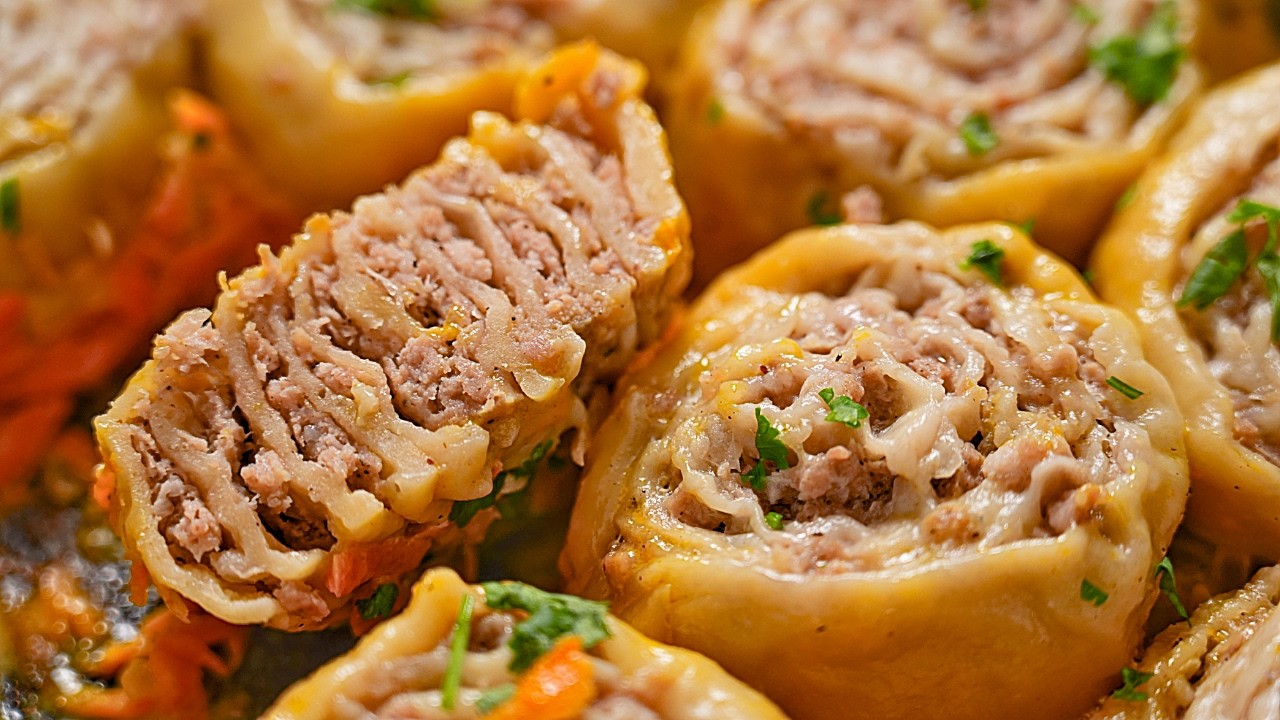 Никто НЕ ГОТОВИТ это блюдо, а зря! Ленивые ПЕЛЬМЕНИ в очень вкусном соусе!