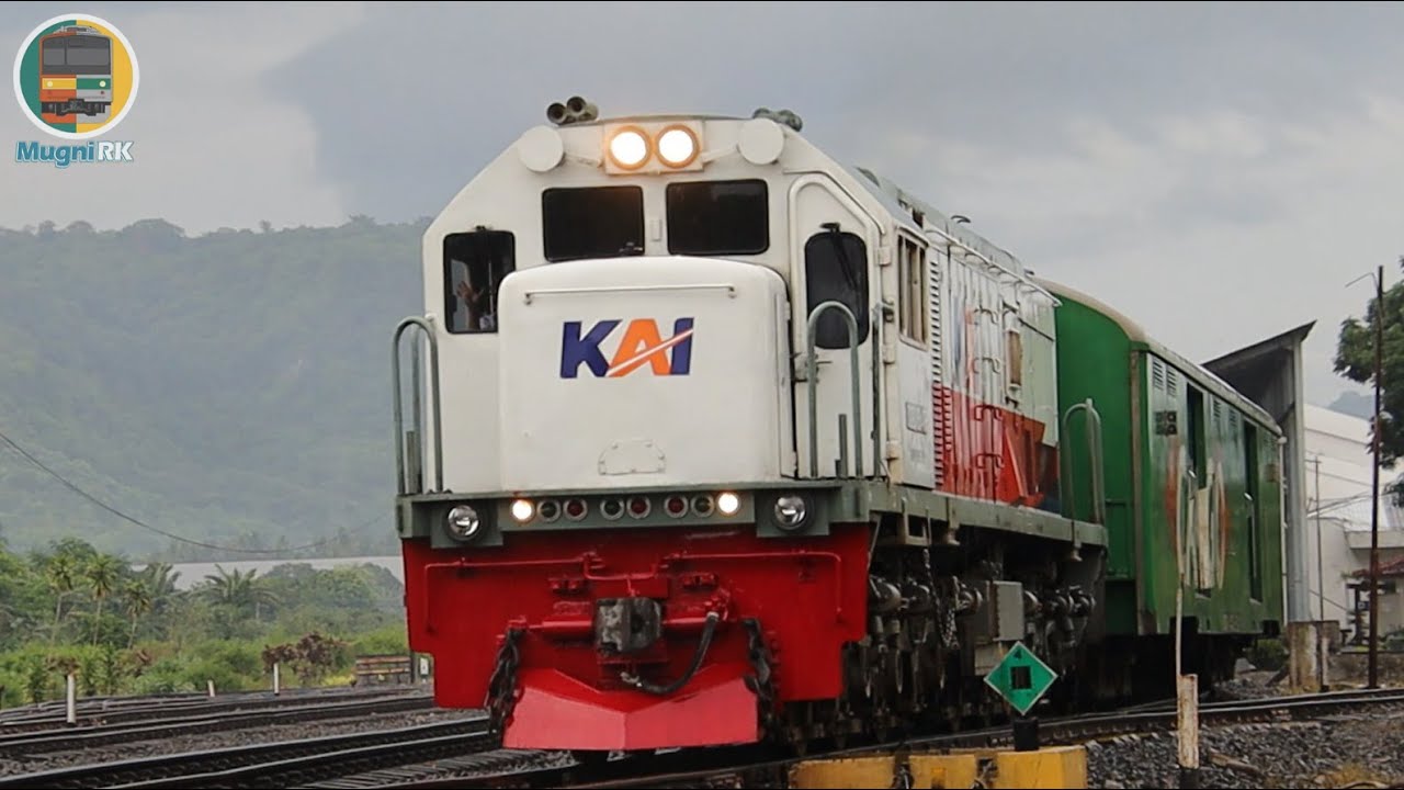 STASIUN PALING UJUNG TIMUR PULAU JAWA!! | Hunting Sore di Stasiun Ketapang