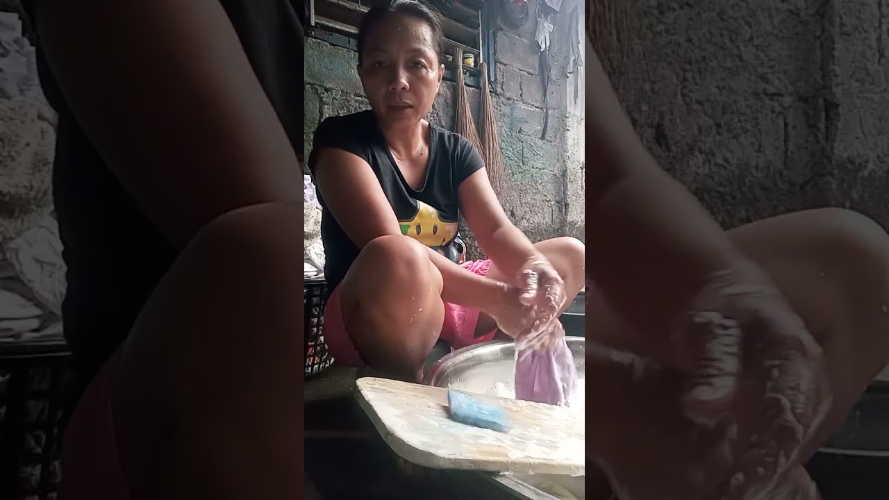 Eto ang gawain nàtin gawain ng isang nanay kundi maglaba maglinis oh diba saan kapa..halika na guys
