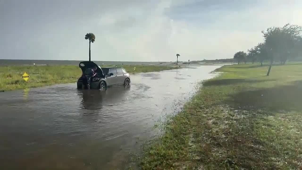 Flash flooding on Highway 90 leads to eastbound lane closure in Gulfport