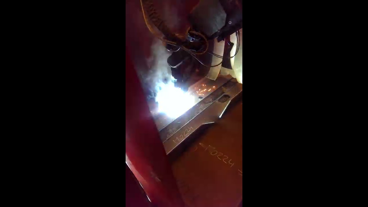 Robot za zavarivanje mikro panela - Metalvar d.o.o