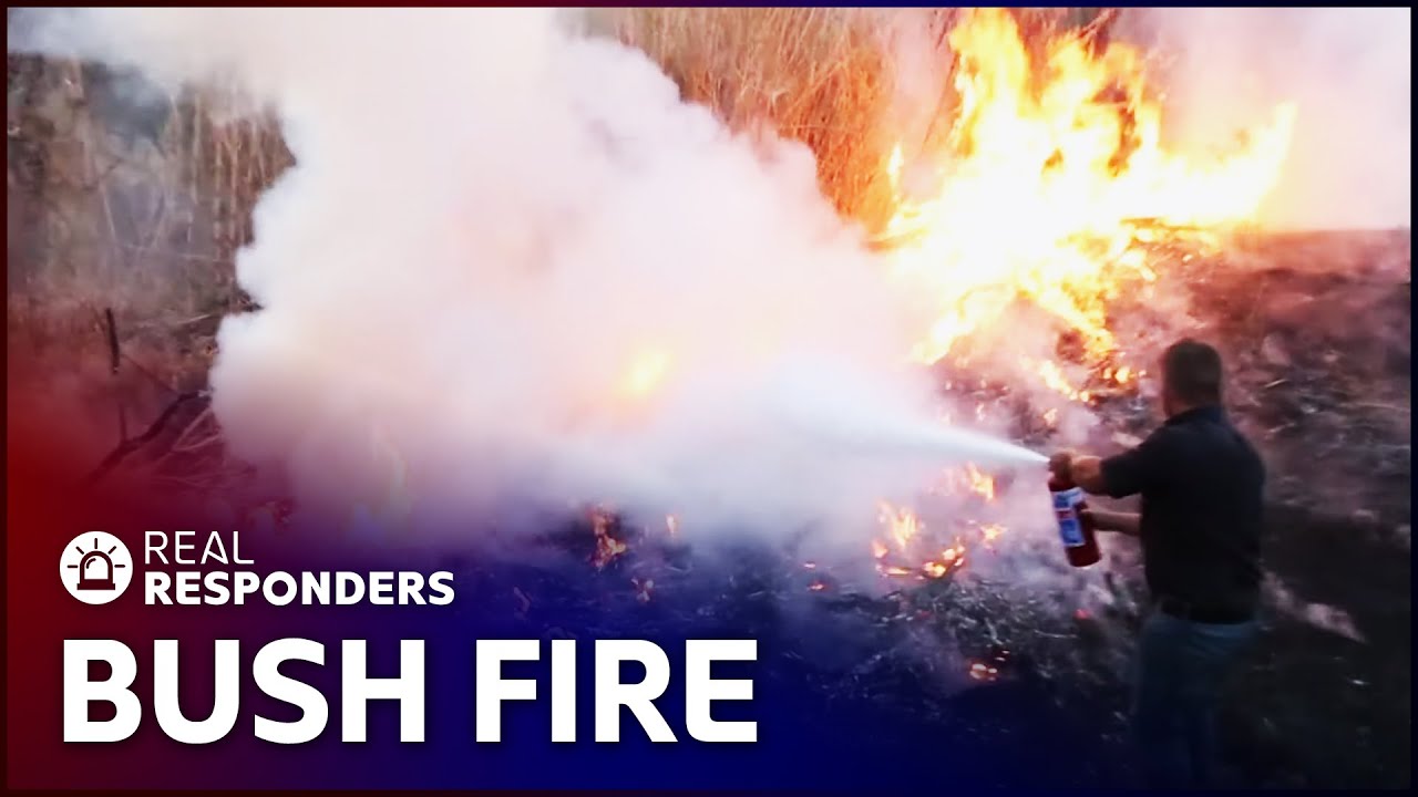 Bush Fire Threatens To Get Out Of Control | Night Guard | Real Responders