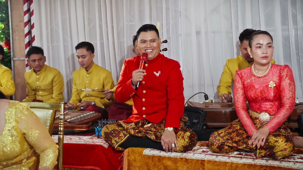 បទ ស្រីសសំពោង ច្រៀងដោយលោក សែម ផល្លា