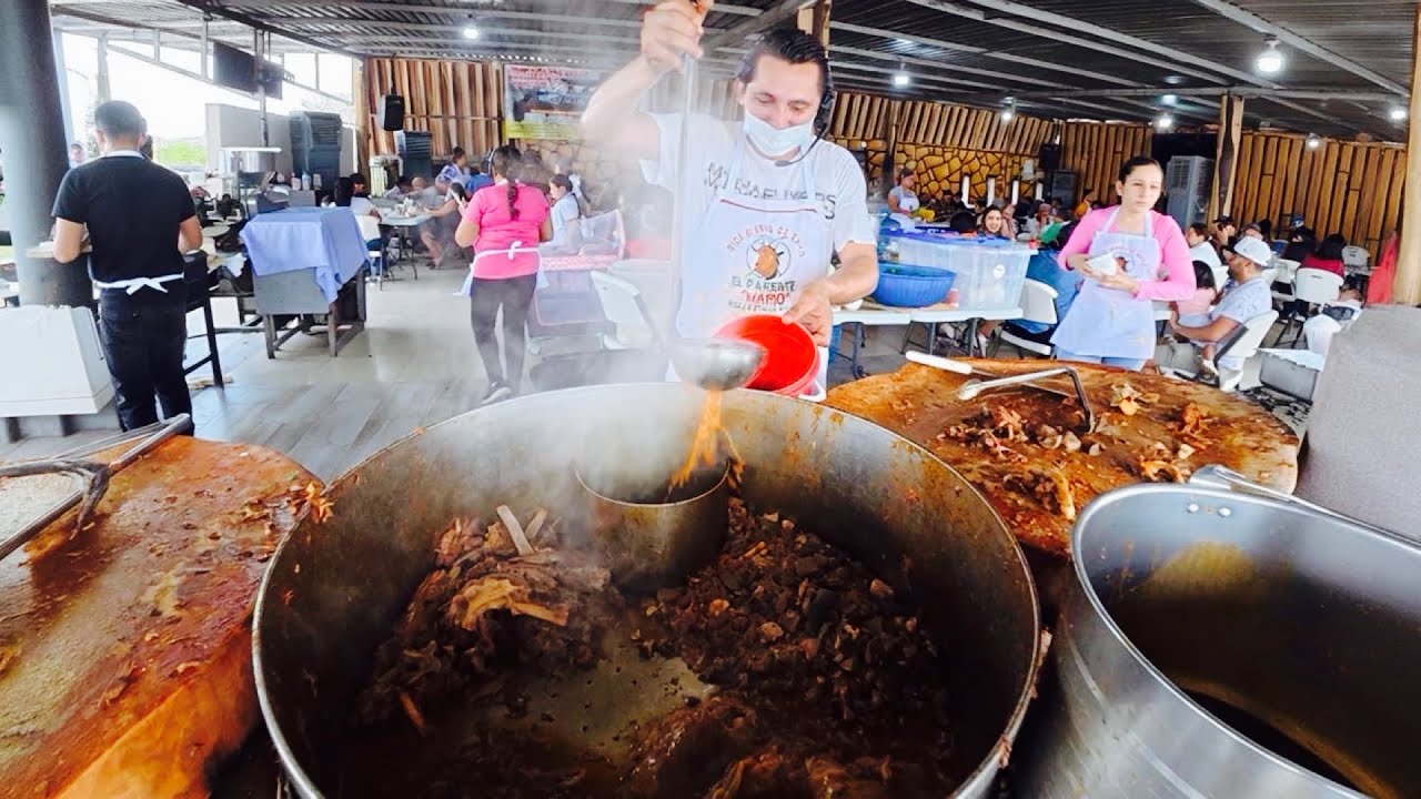 La BIRRIA de CHIVO más FAMOSA de Tierra caliente 🔥 Pariente Mario 