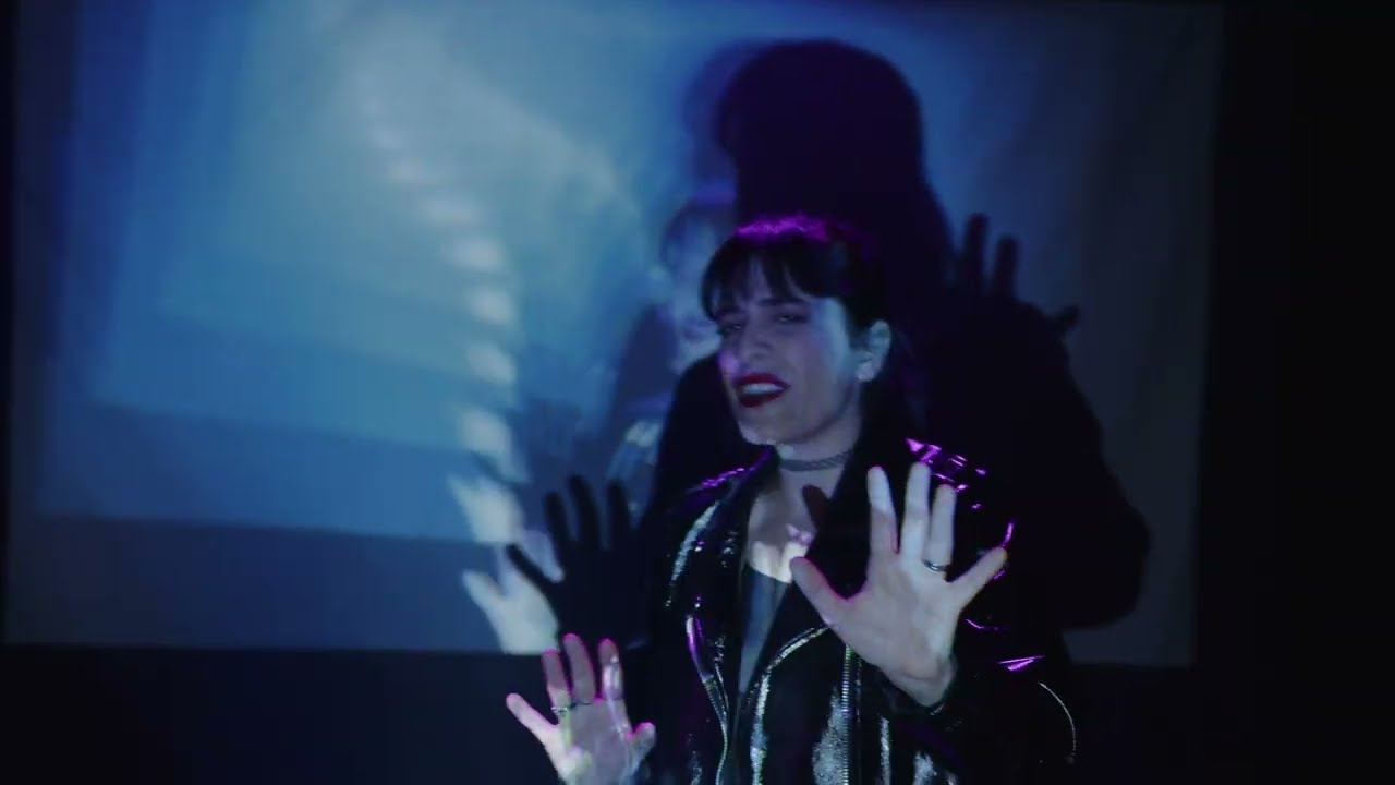 BRUNE- CLIP OFFICIEL- DEVENIR UNE AUTRE