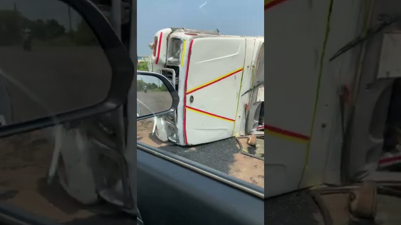 Mahindra Bolero pickup accident