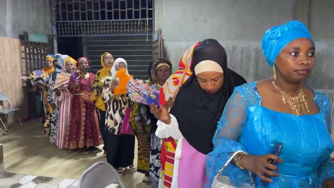 TOIRAB HOMME HASSANI SIDIDI & MOINA FATIMA SIRADJI  MOIDJA PARIS