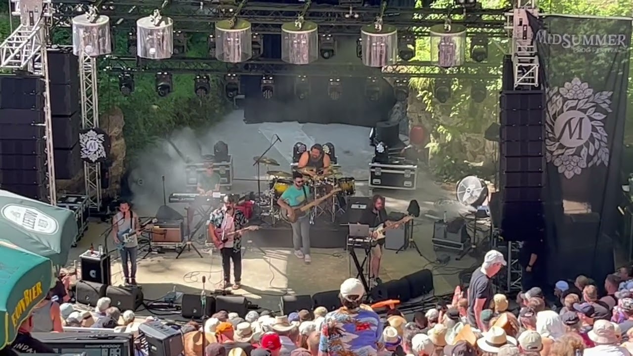 The Dear Hunter: Ring 3 - Luxury (live, Midsummer Prog Valkenburg 2023)