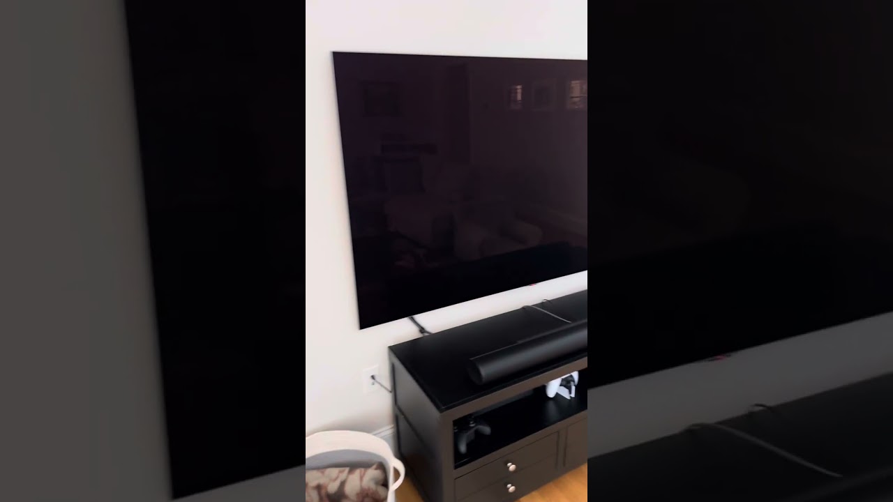 LG G4 OLED popping noises. Known defect with no fix. Buyer beware.