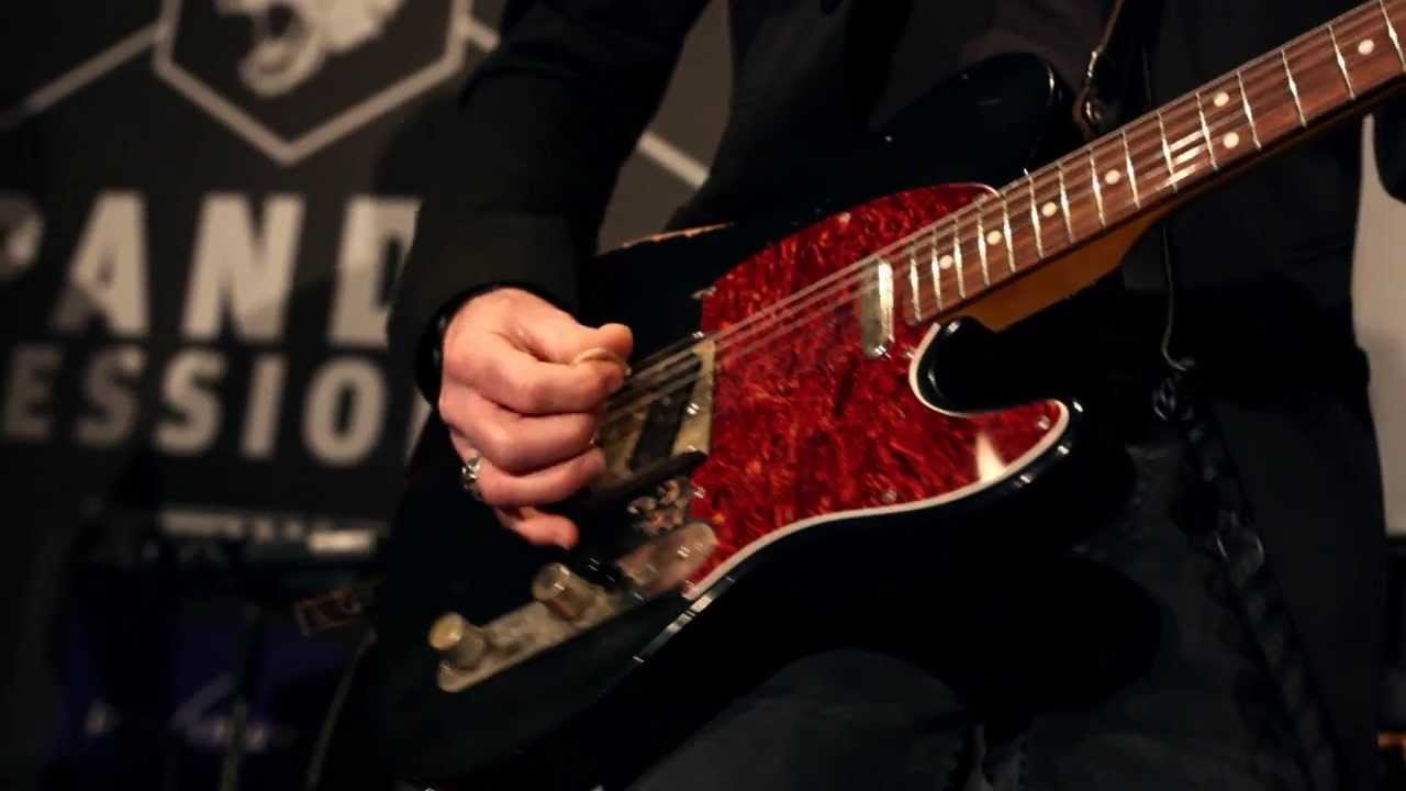 Wolf Banes - Miles Away From Here // Live @ PANDA SESSIONS