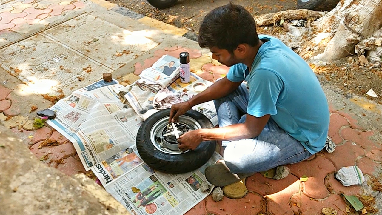 How to paint your rims with spray cans | Honda Activa 3g