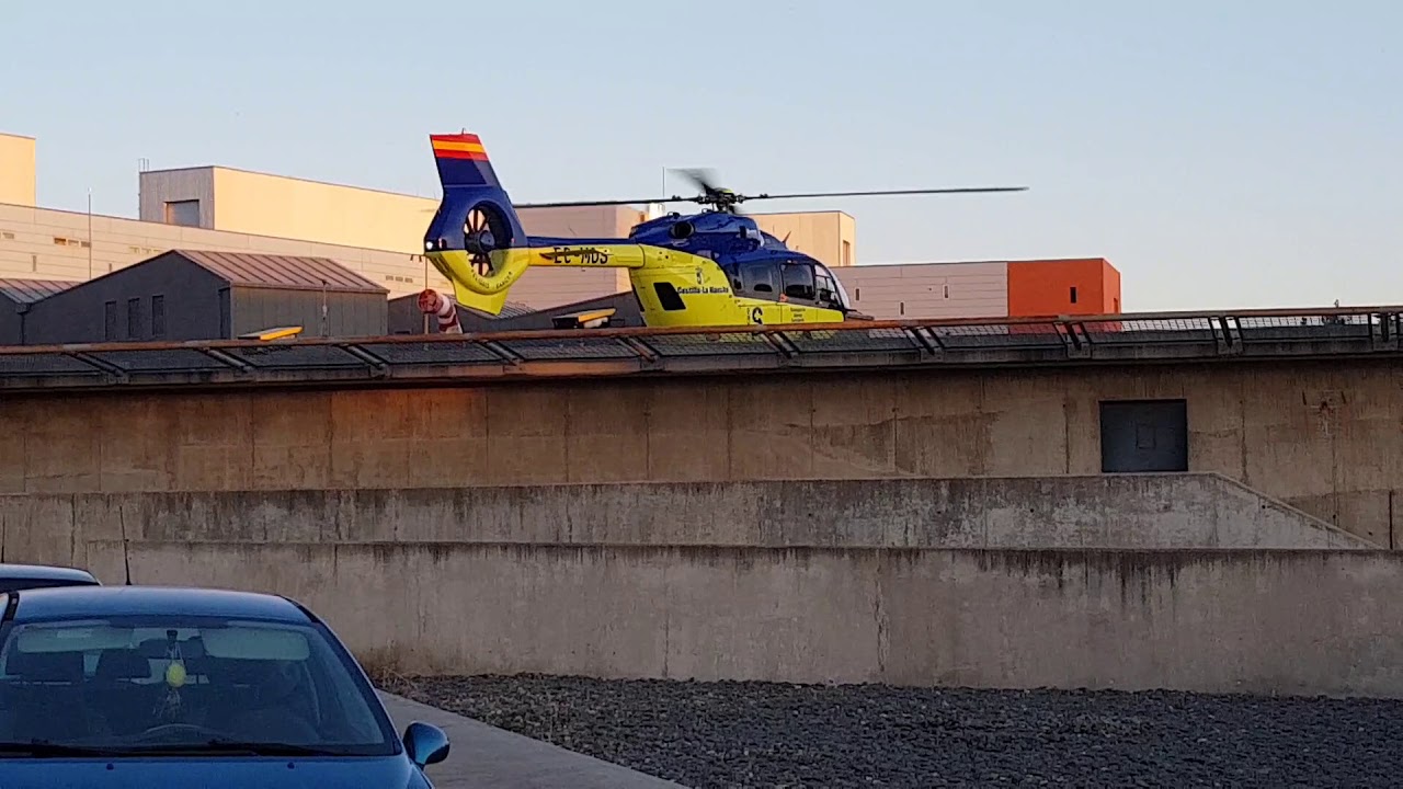 Despegue de helic&oacute;ptero del SESCAM.Castilla la Mancha  C.Real.