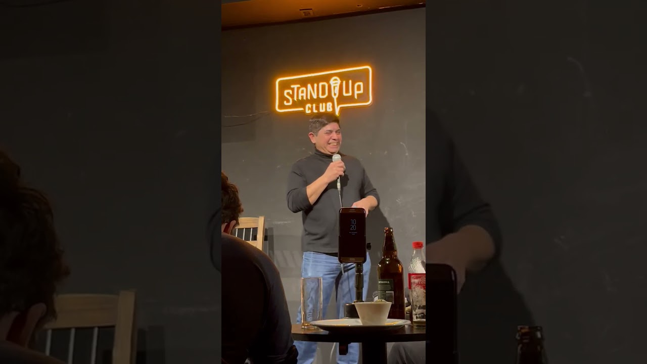 #standupcomedy #humor #comedia #club #clown #escenarios #chistes #encargado #improvisation 