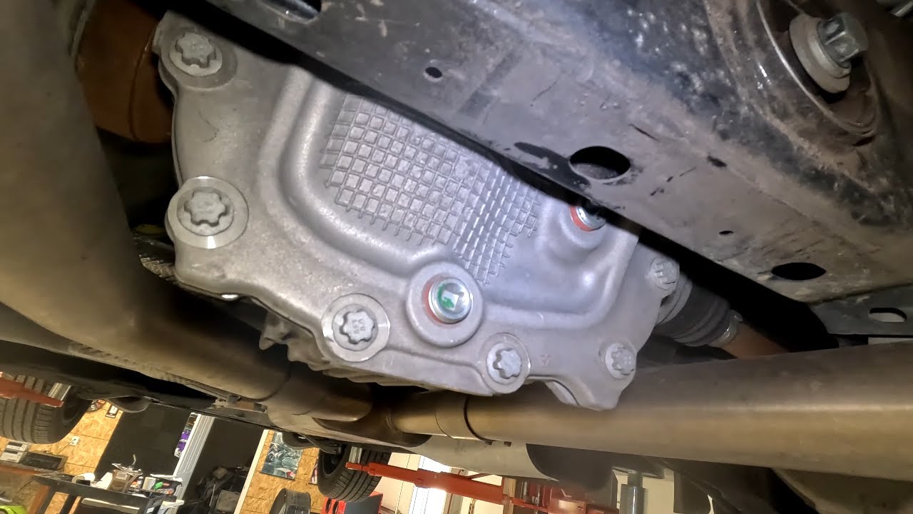 Пошаговая замена жидкости заднего дифференциала Ford Explorer 2020+ от Fat Guy Builds