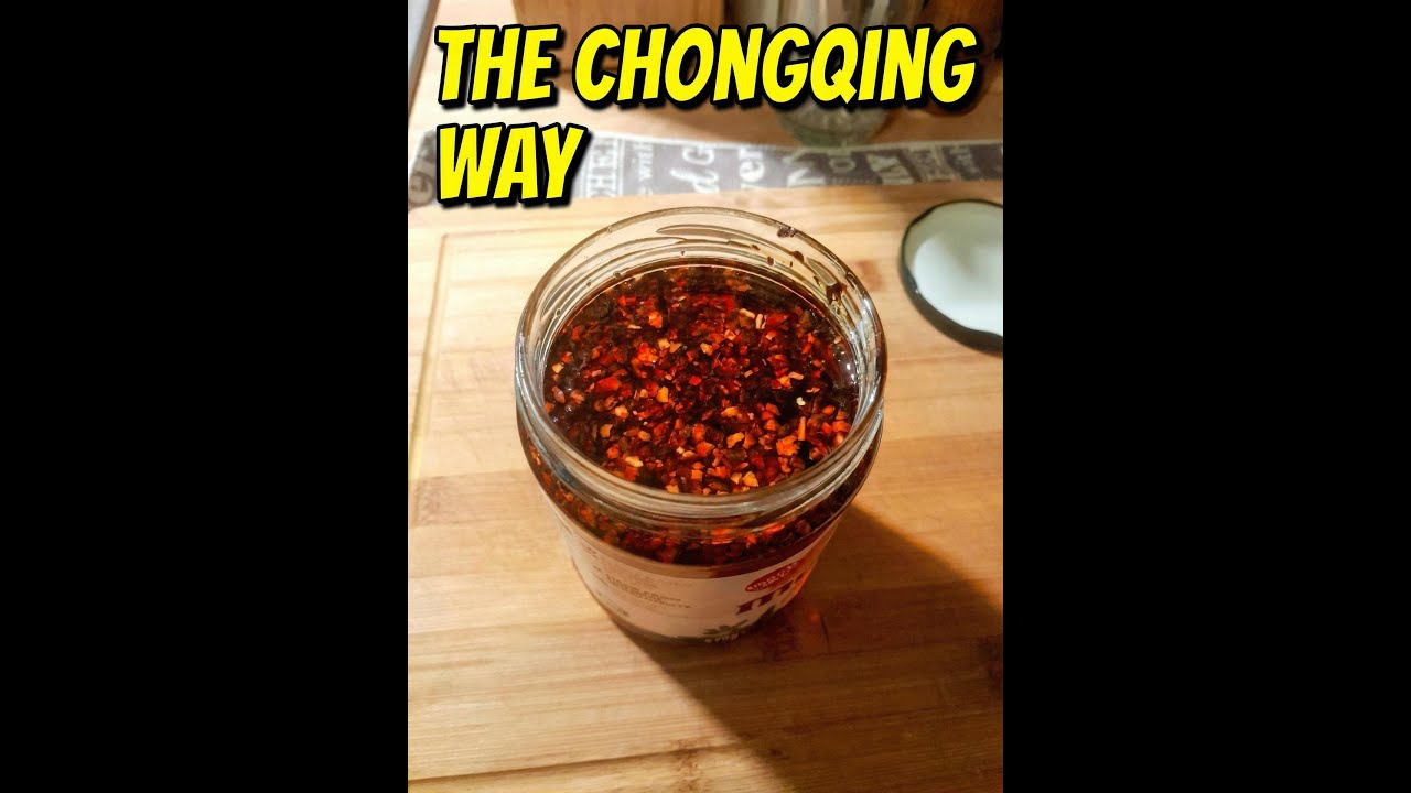Stop Pouring Boiling Oil Into Chili Flakes — A Safer Way I Learned in Chongqing
