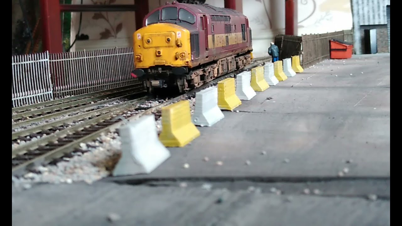 ST Logistics | Layout updates| OO Gauge Shunting layout container base yard