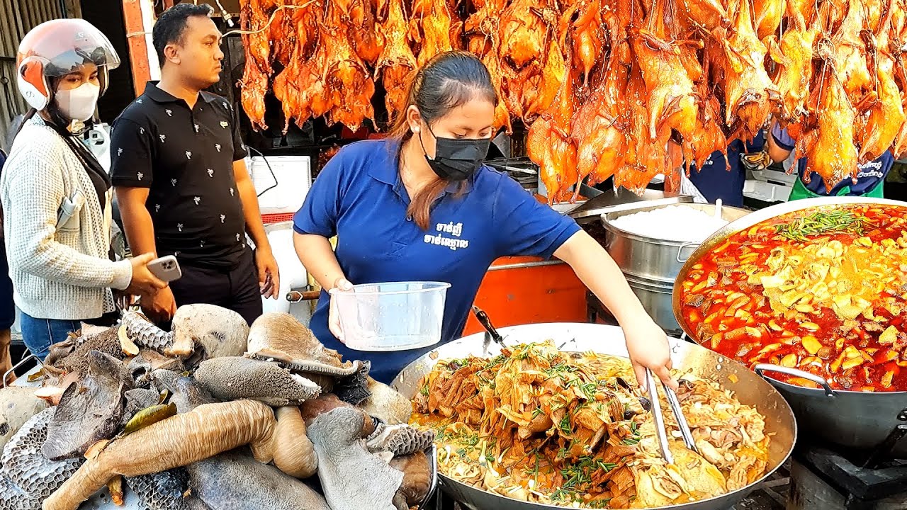 Still Delicious Unforgettable! Soup Duck, Chicken, Cow's Intestine & More - Cambodian Street Food