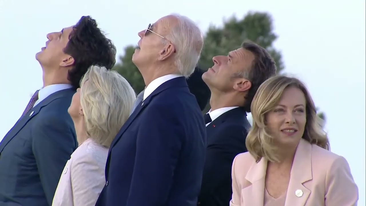 G7, L'ESIBIZIONE DELL'ESERCITO SUI CIELI DELLA PUGLIA