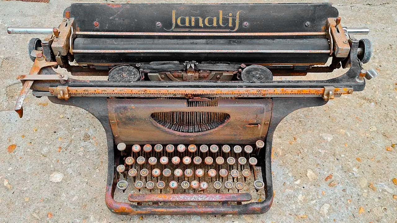 AMAZING RESTORATION OF A 100-year-old TYPEWRITER. Restoration of the YANALIF typewriter.