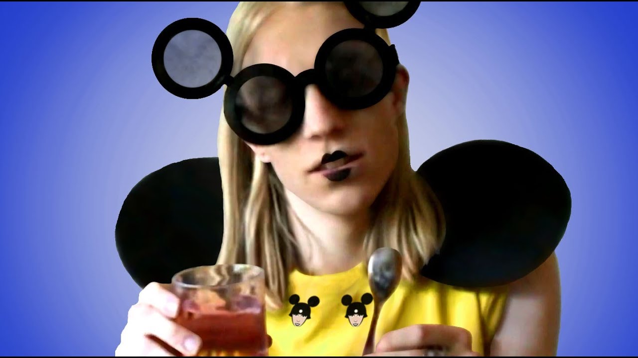Lady Gaga Paparazzi Glasses and Costume &ndash; Sire Sasa tutorial 9
