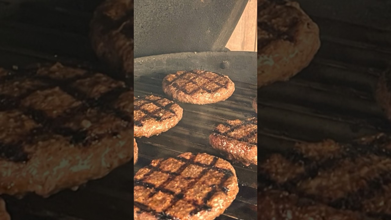 Hamburgers On The Weber Kettle 