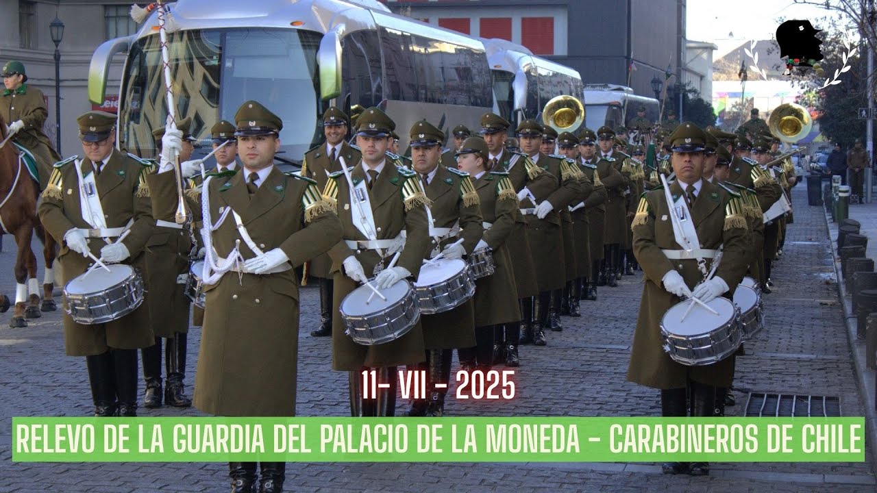 Ceremonia cambio de Guardia de Palacio de la Moneda - Carabineros de Chile #desfile #musica #chile