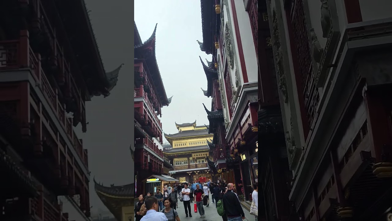 Exploring the Heart of Old Shanghai: Bustling Streets and Classic Buildings 