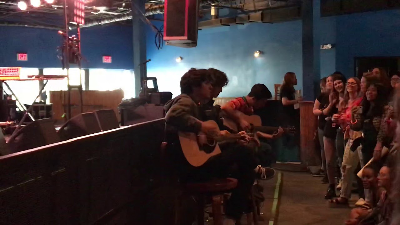 Wallows - Let the Sun In (acoustic VIP)
