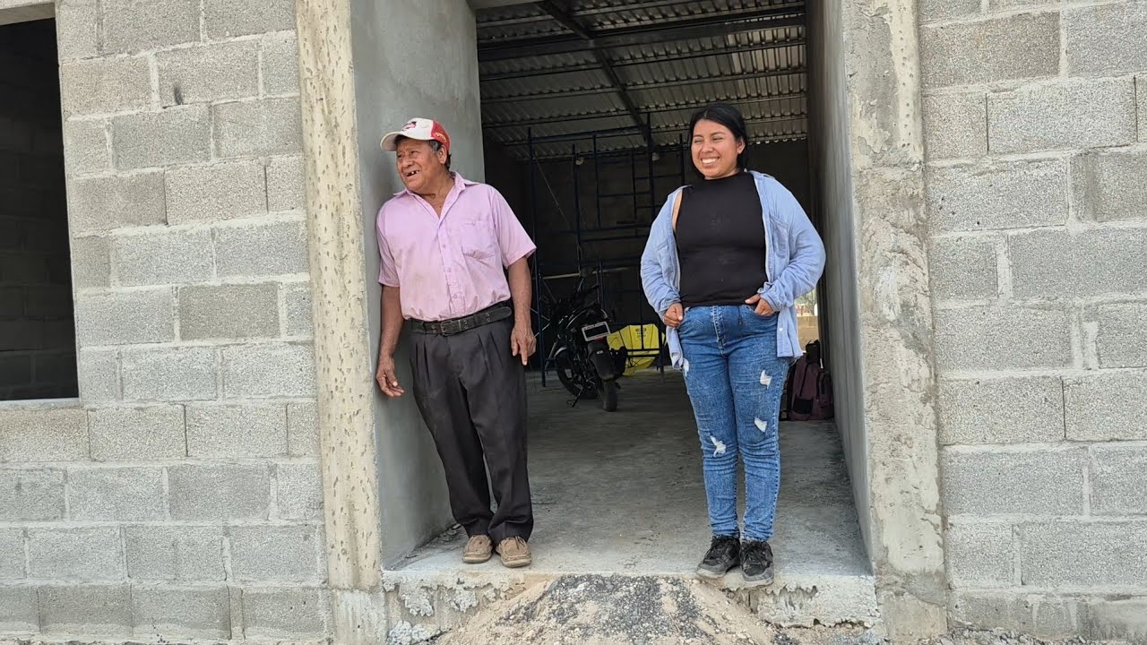 Mi papá me visitó y así reaccionó al ver la casa casi terminada 🏠🥹