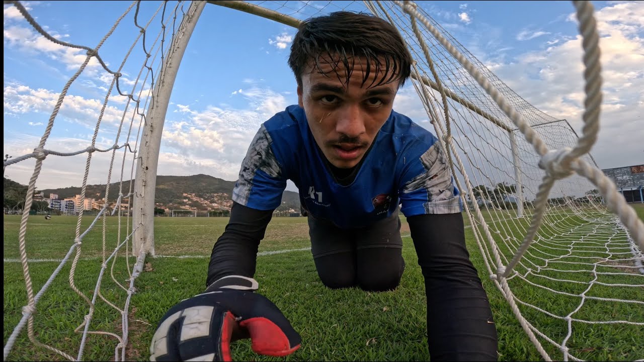 Goleiro tem que ser LOUCO (Rotina de um goleiro)