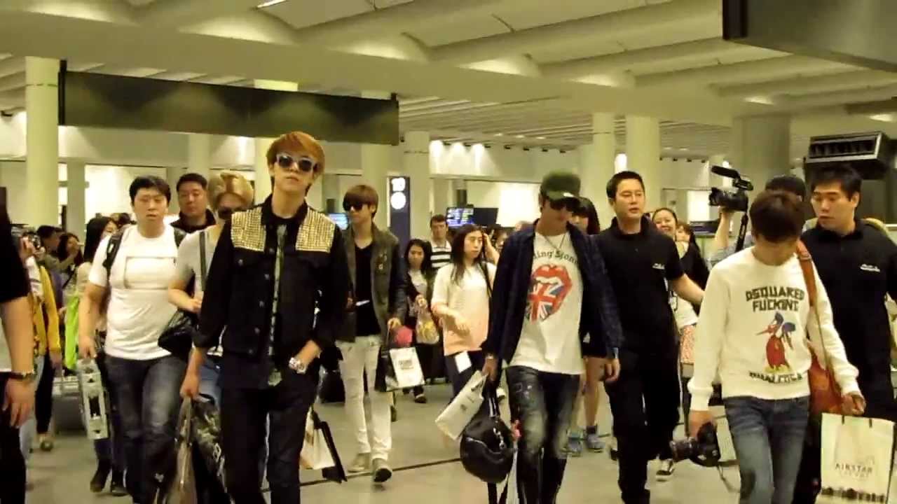 20130509-CNBLUE香港機場接機CNBLUE IN HK Airport