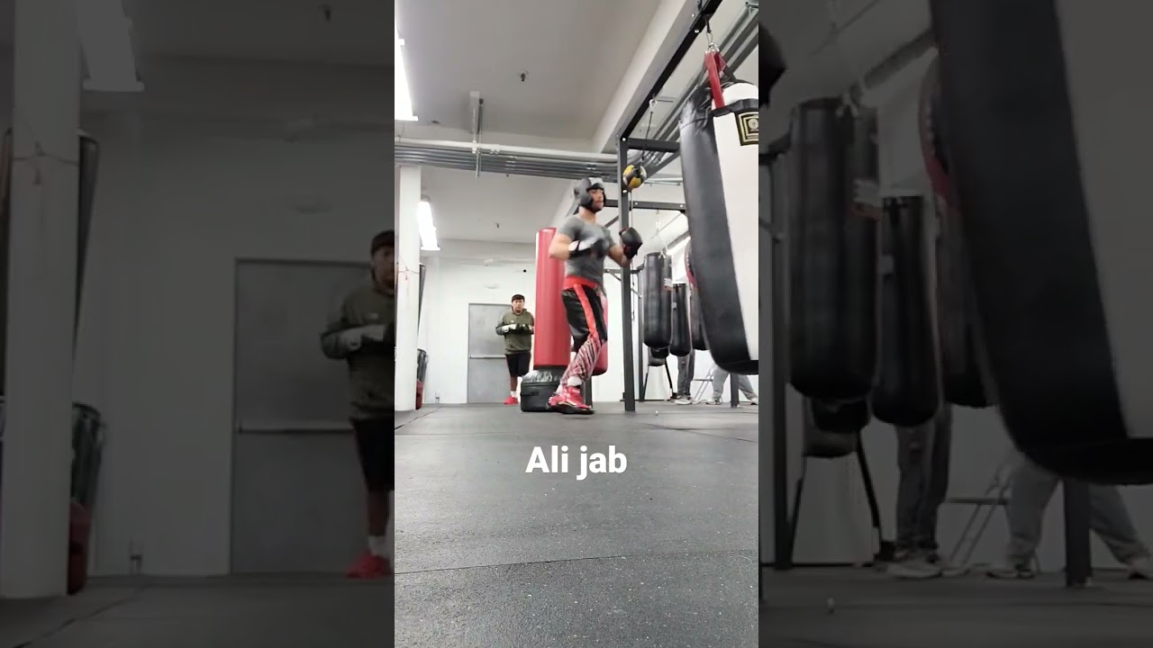 Muhammad Ali Jab!!! unbelievable speed