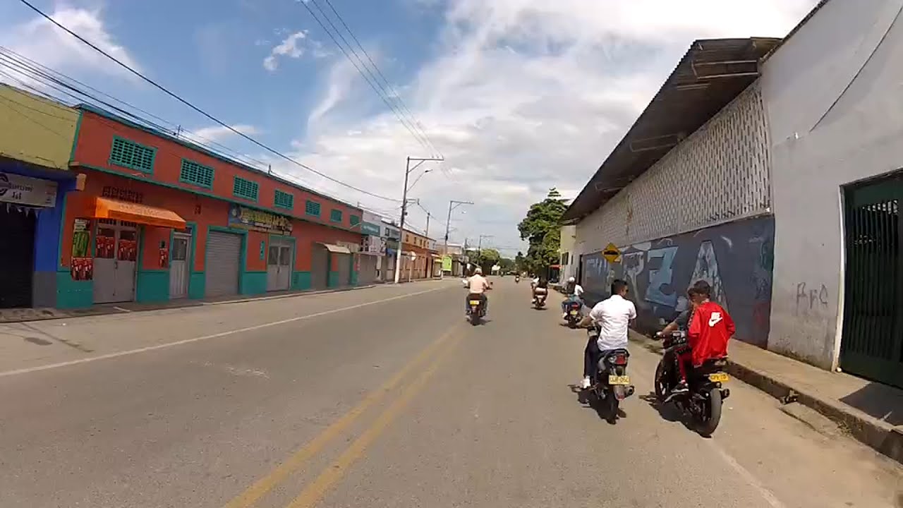 53 Campoalegre - Huila...FIN DEL RECORRIDO. Tour en moto por Colombia.