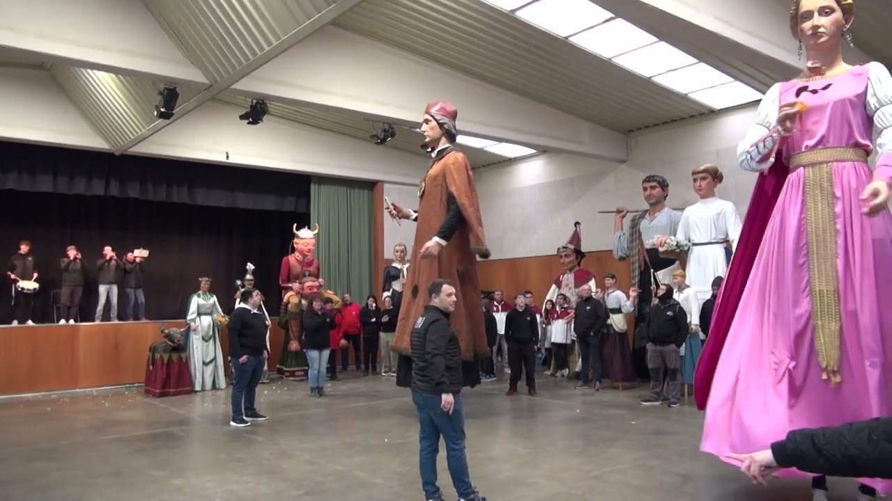 ELS GEGANTS DE SANT JOAN DE LES ABADESES A LA II TROBADA YULE DELS GEGANTS NÒRDICS DE SOLSONA
