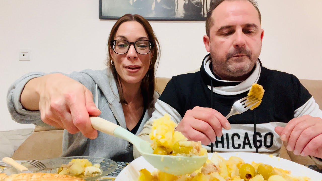 Comiendo juntos - HORA DE COMER
