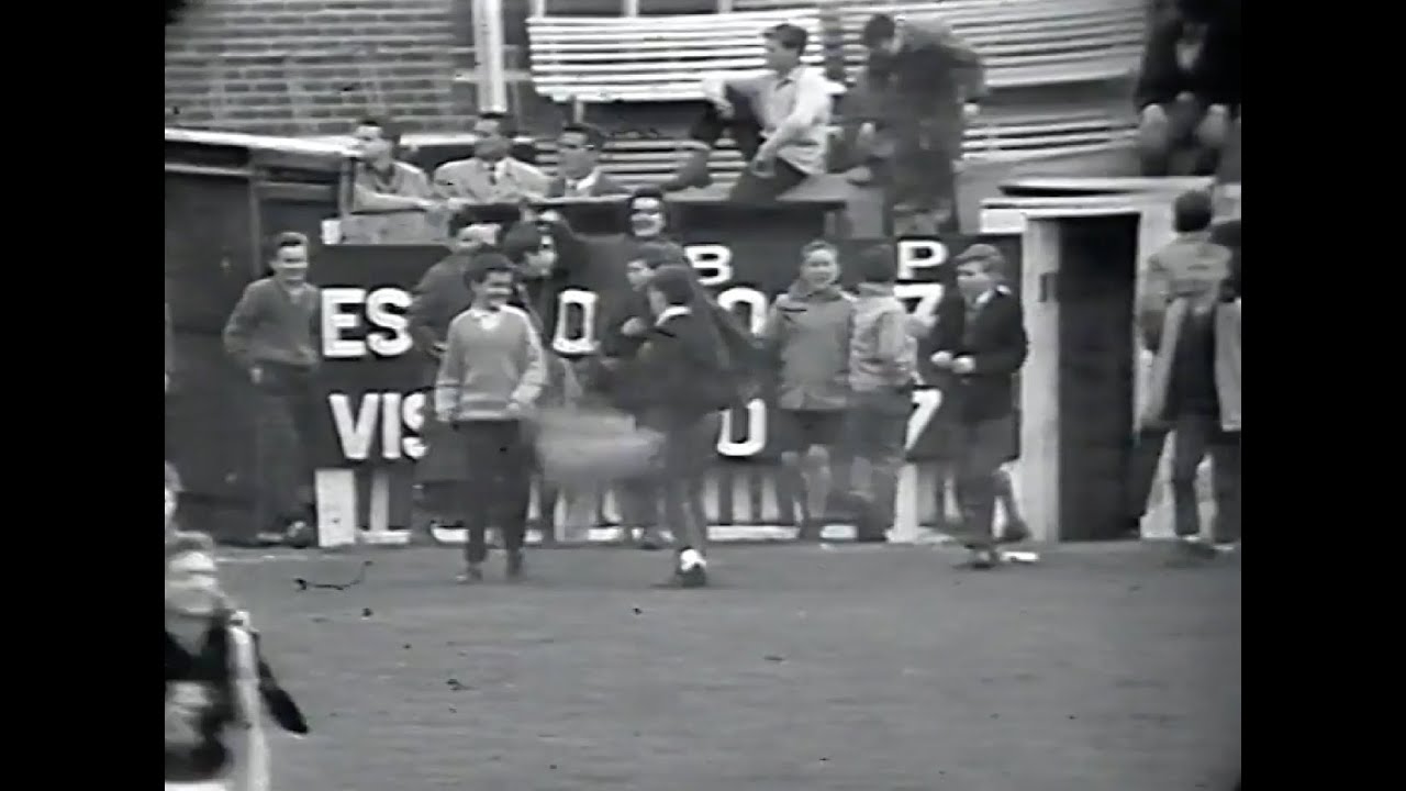 Round 15 1963 Essendon v Carlton, last quarter. Tony Charlton commentating.