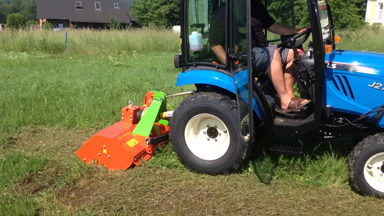 Komunální malotraktor LS J27HST