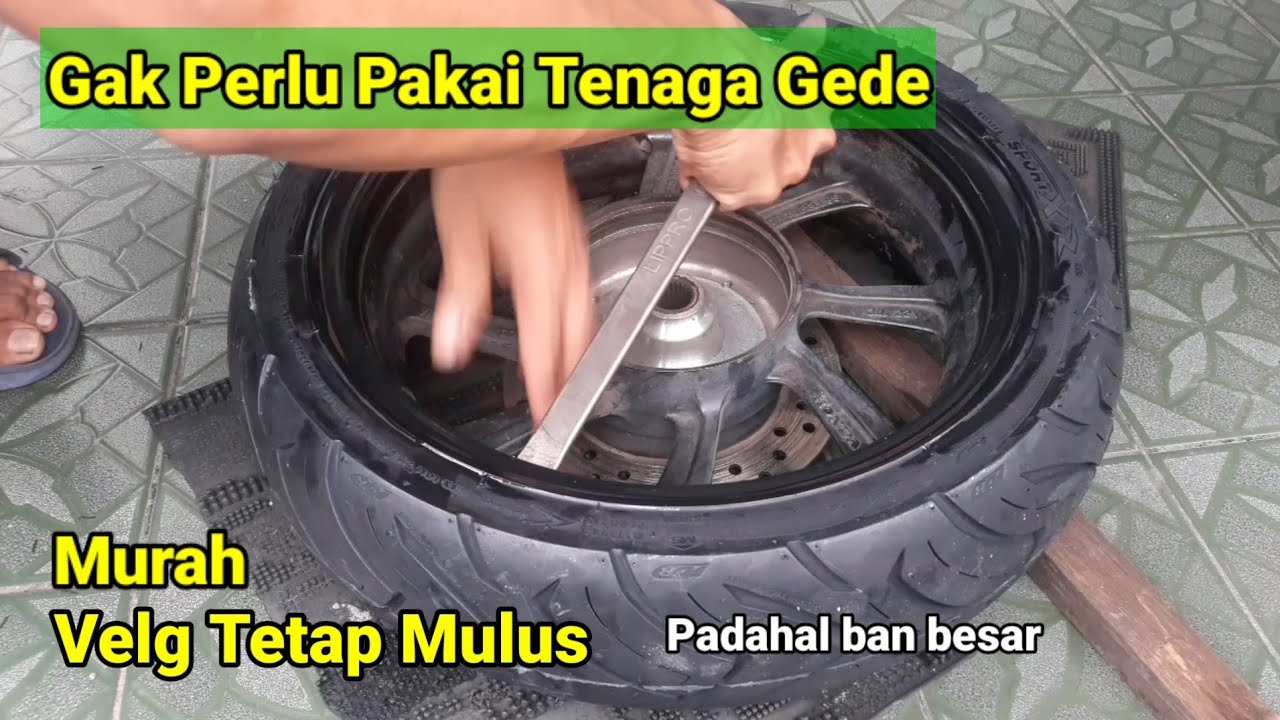 Bongkar Pasang Ban Tapak Lebar Ukuran 120 Secara Manual Dengan Mudah Murah dan Velg Gak Lecet