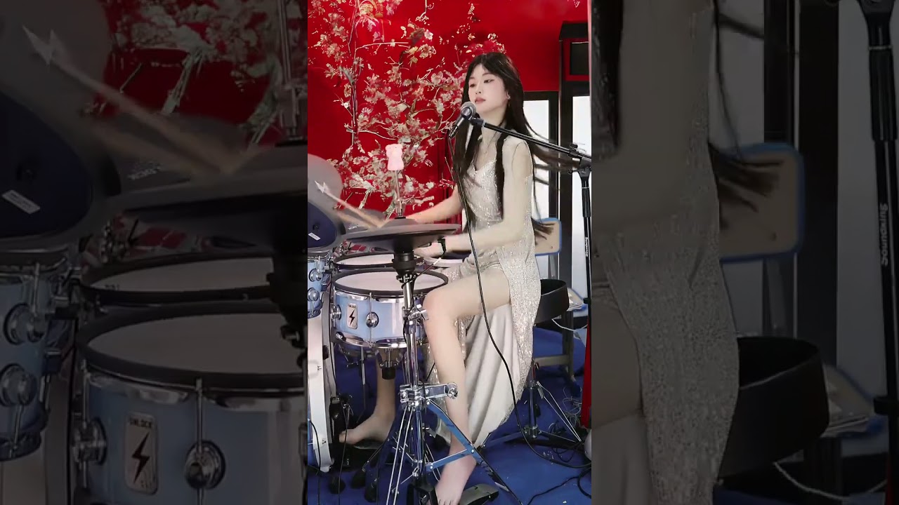 佩君超燃架子鼓练习瞬间鼓点炸裂全场#女生鼓手#架子鼓练习#节奏控#高燃鼓点#佩君鼓技
