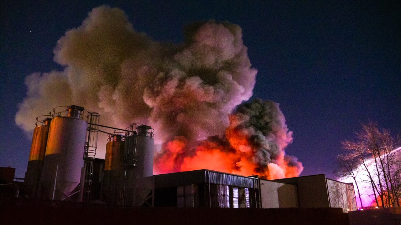 5th Alarm Warehouse Fire Engulfs Roselle Park, NJ | Massive Multi-Agency Response 1/1/26