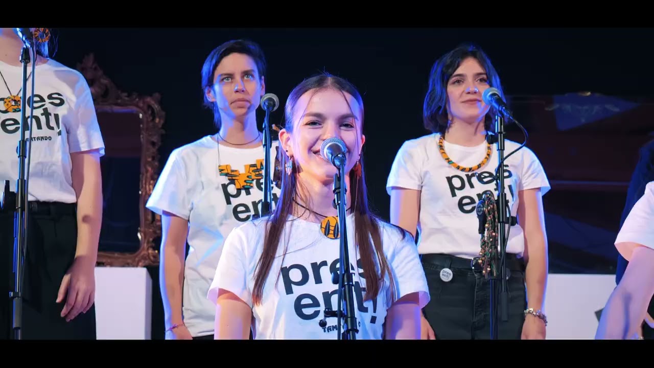 musica extra-europea con 20 percussioni e 16 voci