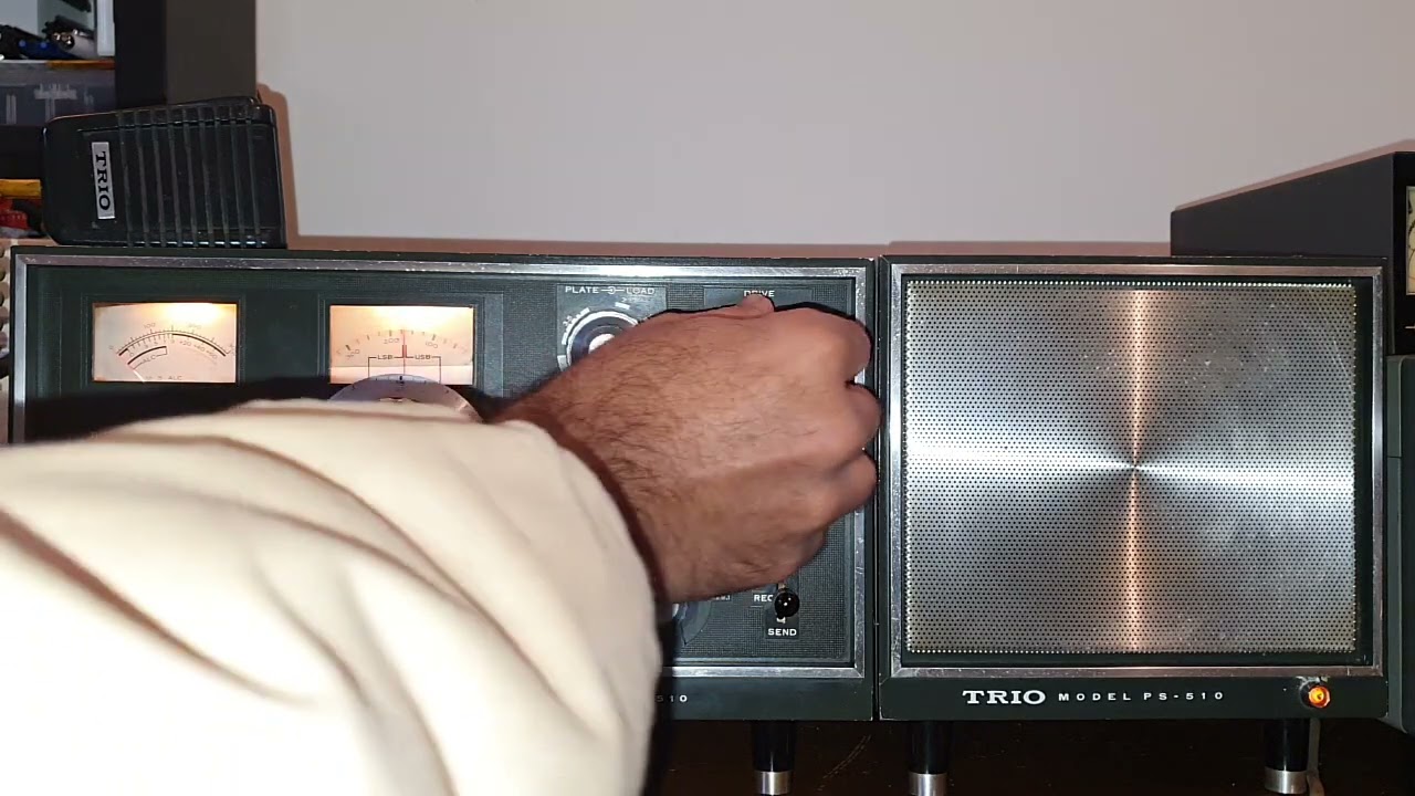 Trio / Kenwood TS510 HF Amateur Radio Transceiver from 1970 - Listening 20 meterband