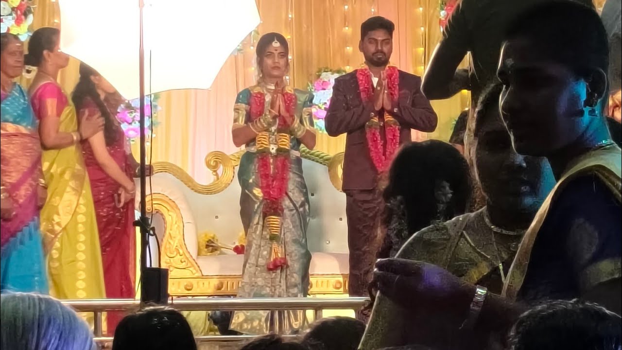 Bhuji re kn hela chalo dakhiba🤣
