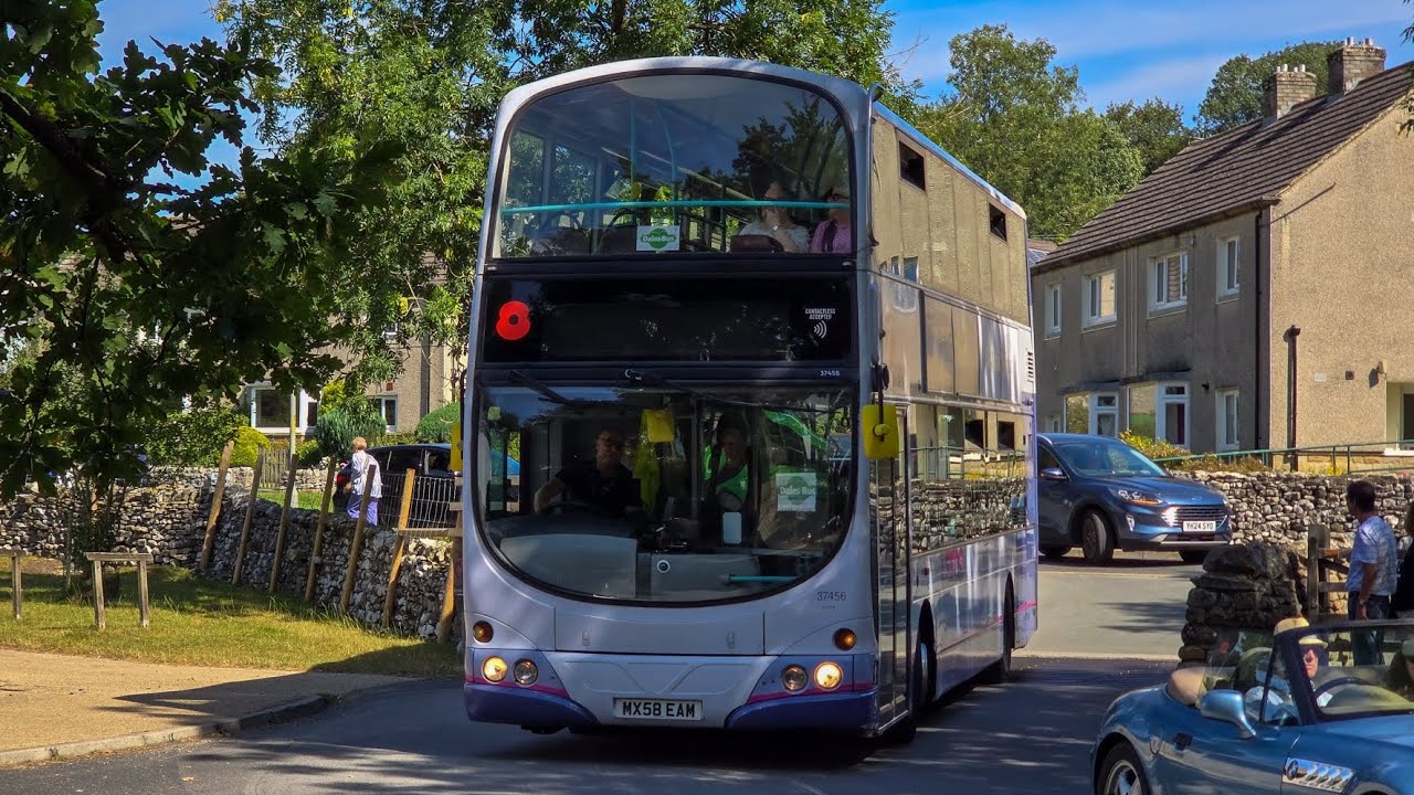First Leeds (Hunslet) 37456 MX58EAM Running 876 To Hawes