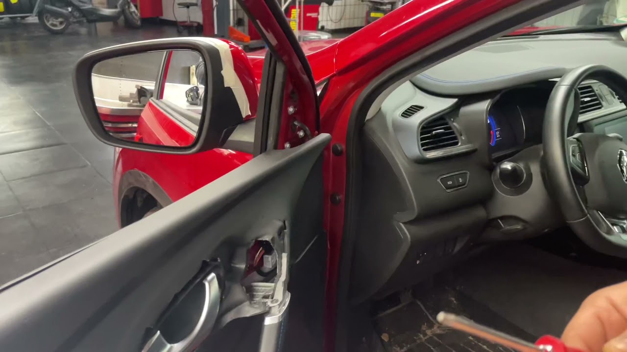 Renault Kadjar Türverkleidung ausbauen