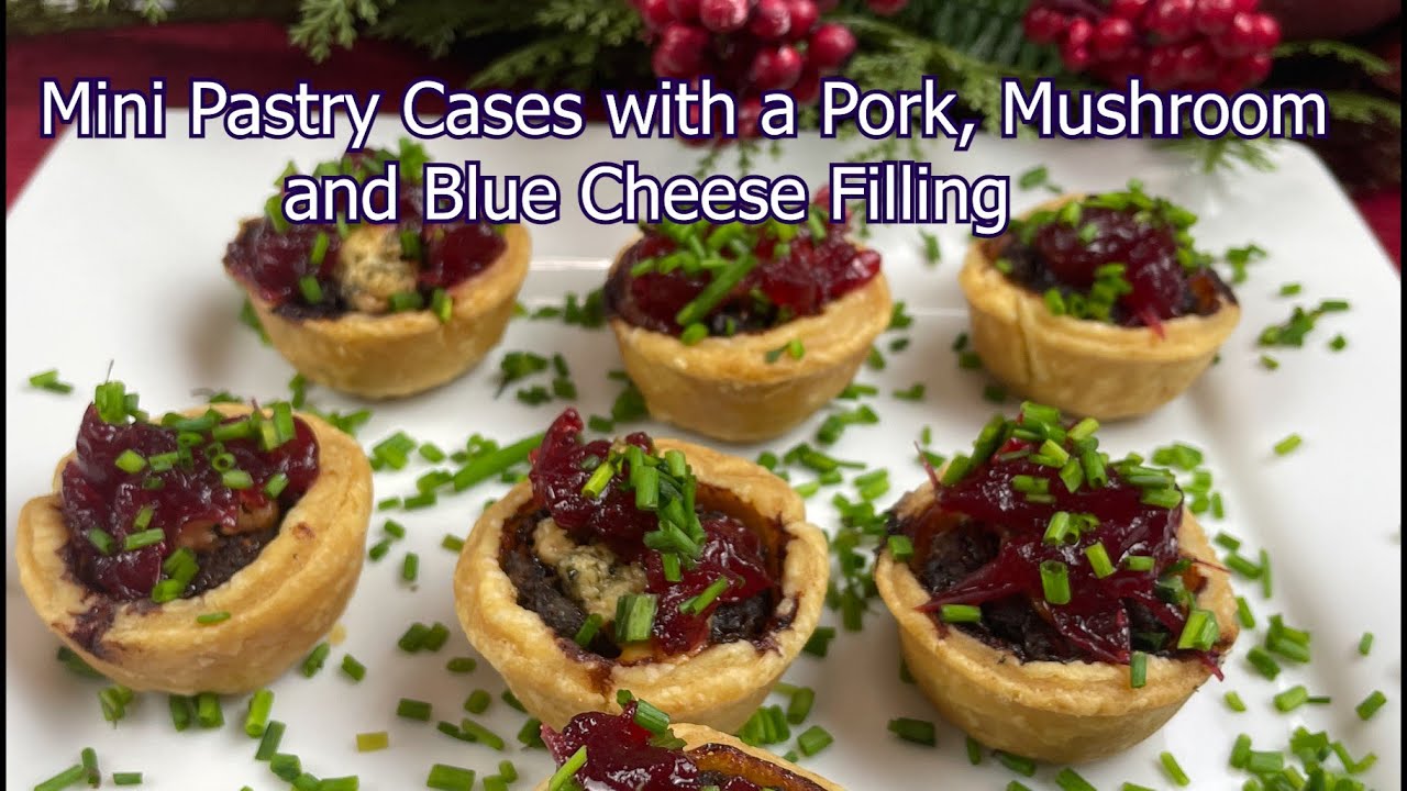 Mini Pastry Cases Filled with Mushrooms and Blue Cheese