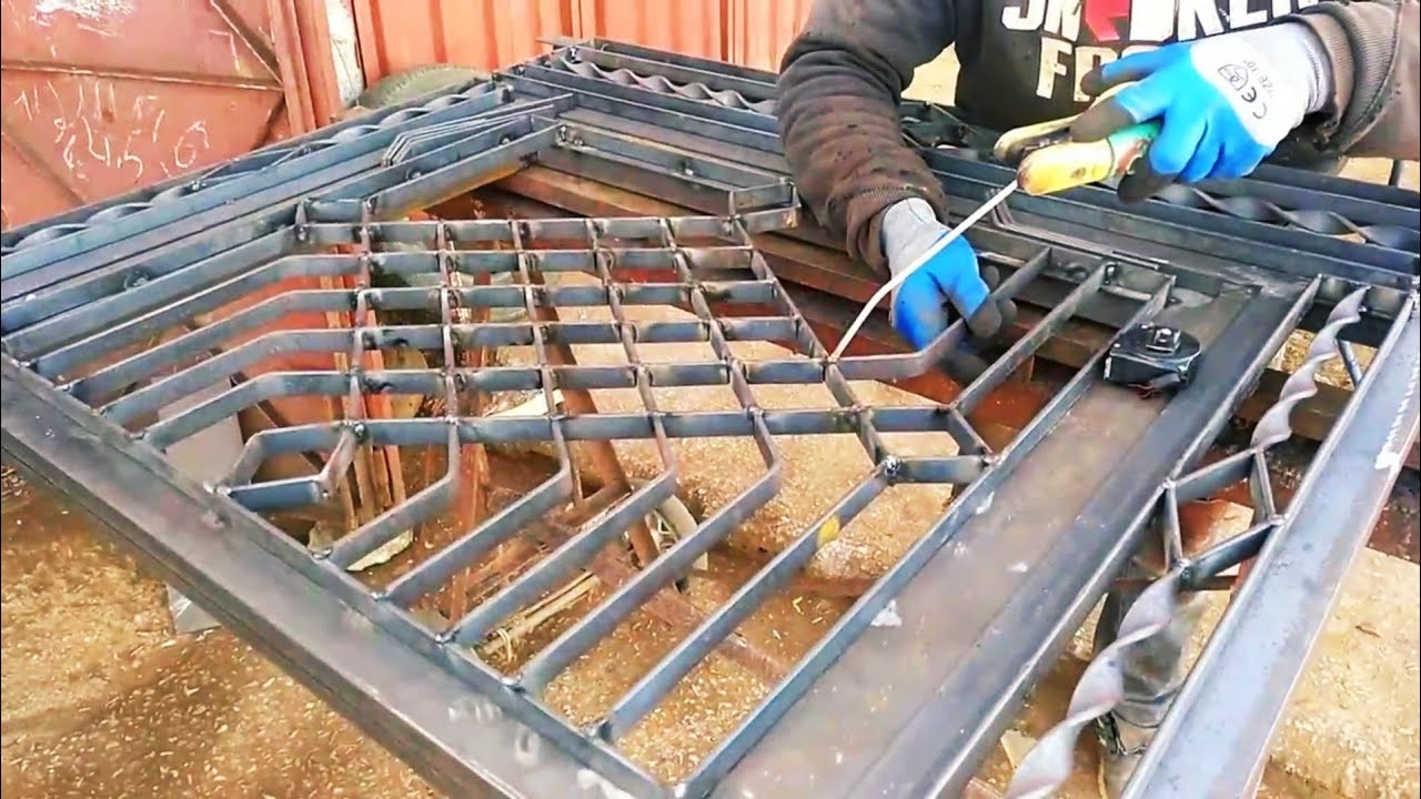 تعلم كيفية صنع باب حديد مقاس2.30×1.15متر// لحام باب +زخرفة يدوية