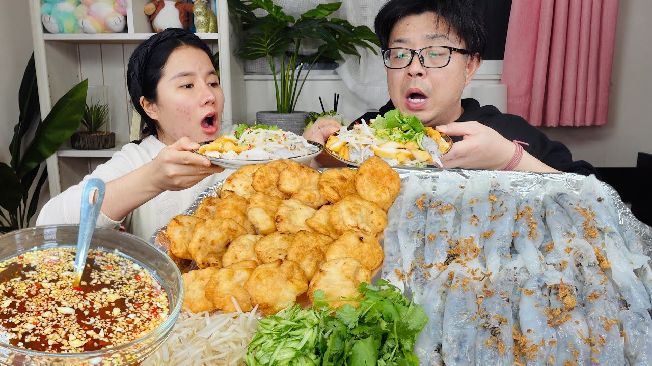 1 Lúc Cân Nguyên Mâm Bánh Cuốn CHẢ MỰC 5 Người Mới Hết 😂