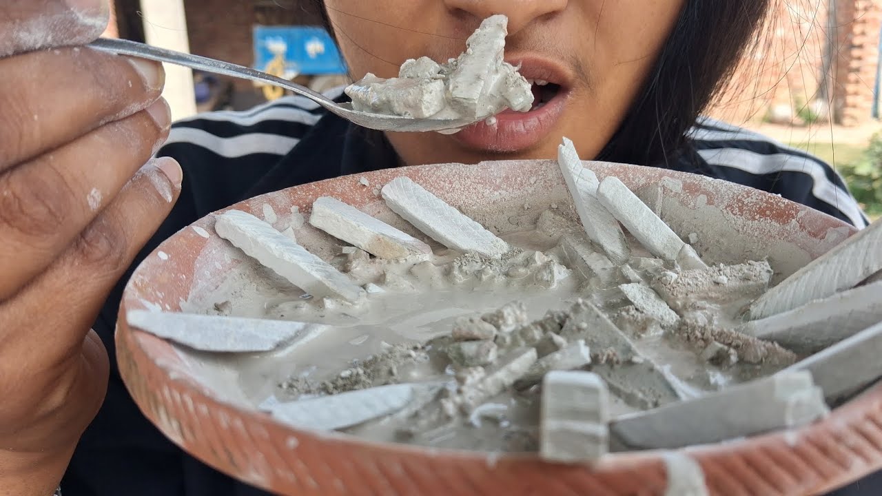 Yummy yummy slate pencil #trending #shorts #ytshorts #viral #asmr #chalkcrushing #love